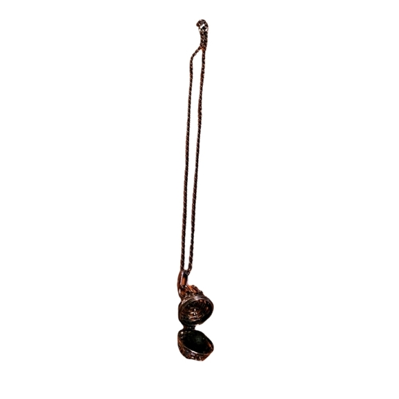 Lava Stone Essential Oil Diffusing‎ Necklace - Picture 3 of 4